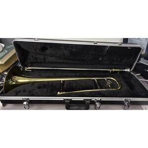 Andreas‎ Eastman Model ETB221 Trombone w/Eastman 12C Mouthpiece & Matching Case